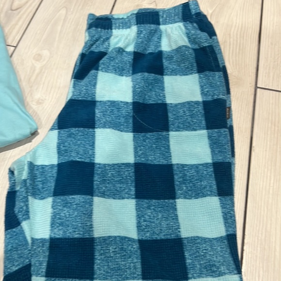 Eddie Bauer Pajama Set - Picture 6 of 9